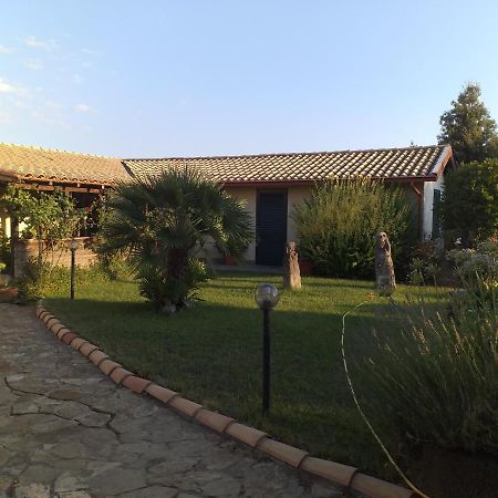 B&B Is Camminantis Nurallào 外观 照片