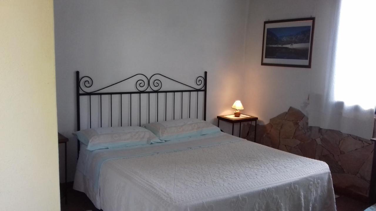 B&B Is Camminantis Nurallào 外观 照片